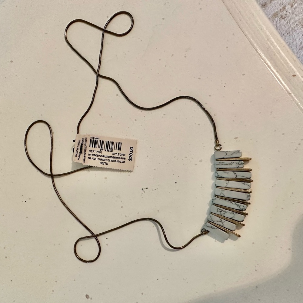 NWT Necklace